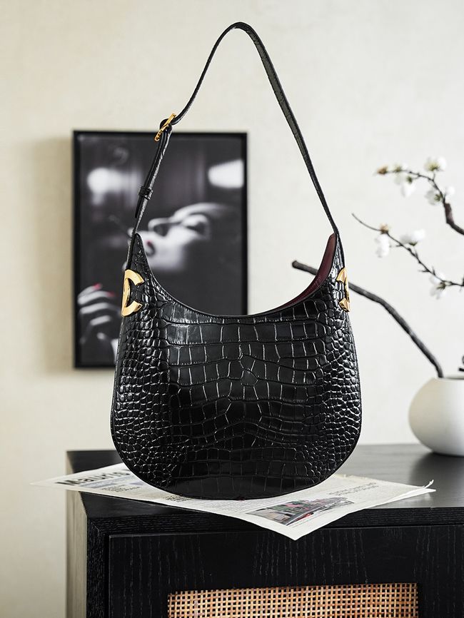 Chanel Shoulder Bags Crocodile Embossed 68011 black Chanel Shoulder Bags Crocodile Embossed 68011 black