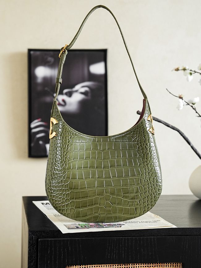 Chanel Shoulder Bags Crocodile Embossed 68011 green Chanel Shoulder Bags Crocodile Embossed 68011 green