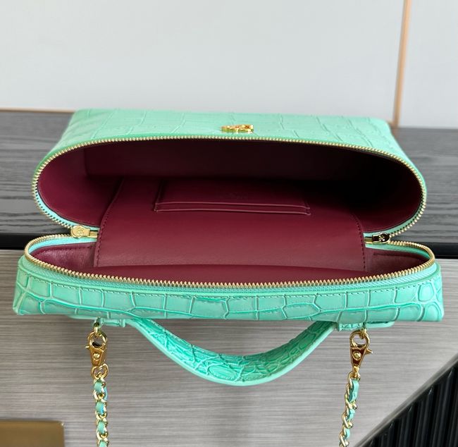 Chanel Vanity with Chain Crocodile Embossed AP5195 light green Chanel Vanity with Chain Crocodile Embossed AP5195 light green