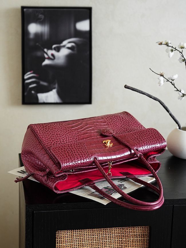 Chanel Crocodile Embossed Shopping Bag AS6428 Dark Burgundy Chanel Crocodile Embossed Shopping Bag AS6428 Dark Burgundy
