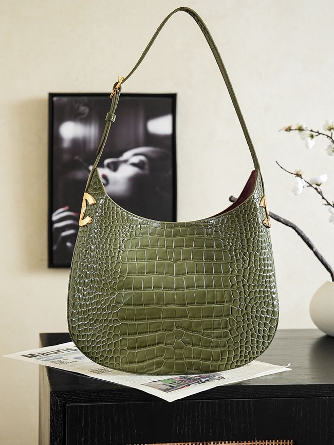 Chanel Crocodile Embossed Shoulder Bag 68012 green Chanel Crocodile Embossed Shoulder Bag 68012 green