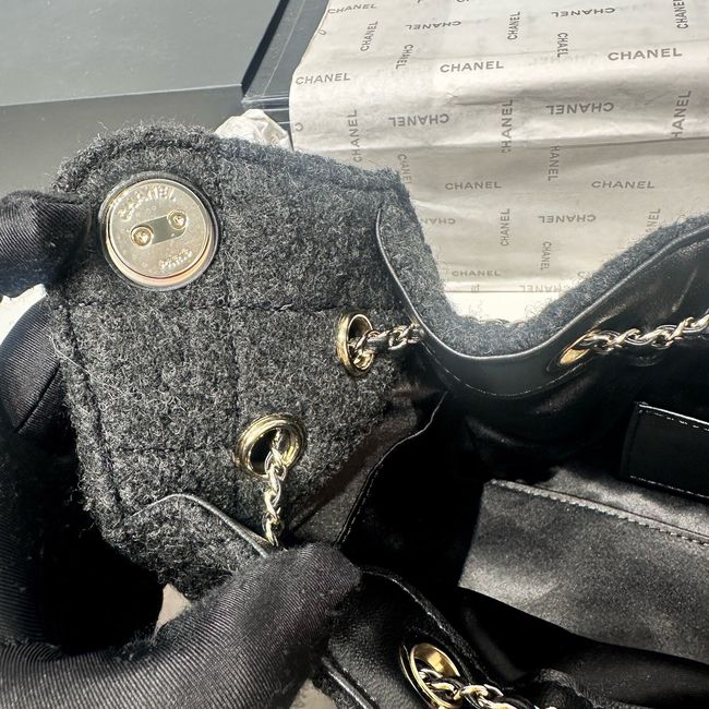 CHANEL 25 Mini Handbag Felt AS5631 black CHANEL 25 Mini Handbag Felt AS5631 black