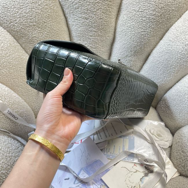 Chanel Crocodile Embossed Maxi Flap bag AS6231 green&Silver-Tone Metal Chanel Crocodile Embossed Maxi Flap bag AS6231 green&Silver-Tone Metal
