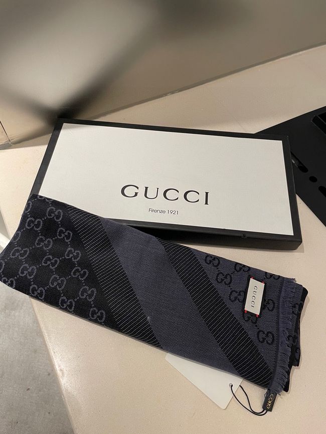 Gucci Shawl Wool Silk and Cotton 06389-1 Gucci Shawl Wool Silk and Cotton 06389-1