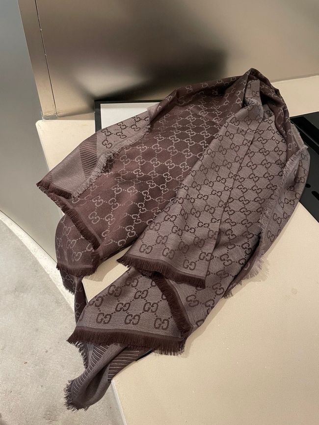 Gucci Shawl Wool Silk and Cotton 06389-2 Gucci Shawl Wool Silk and Cotton 06389-2
