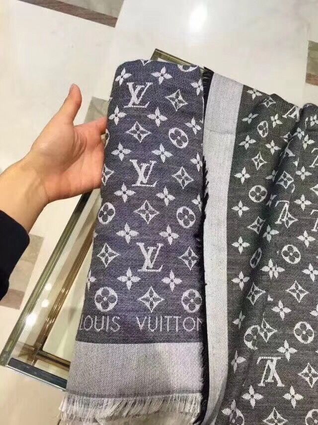 Louis Vuitton Monogram Shine Shawl M98772-1 Louis Vuitton Monogram Shine Shawl M98772-1