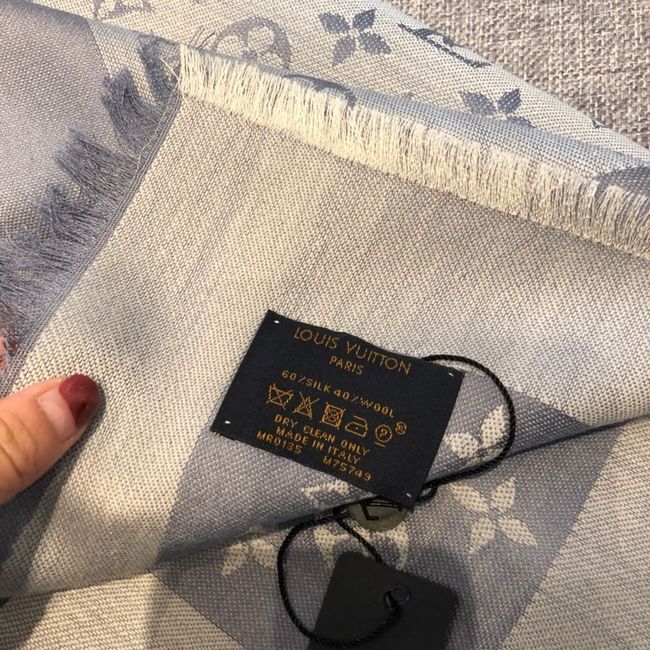 Louis Vuitton Monogram Shine Shawl M98772-2 Louis Vuitton Monogram Shine Shawl M98772-2