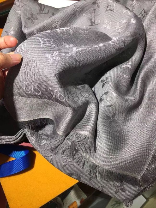 Louis Vuitton Monogram Shine Shawl M98772-4 Louis Vuitton Monogram Shine Shawl M98772-4