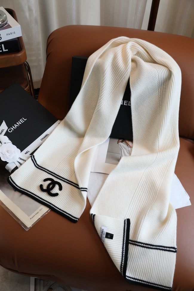 Chanel Wool & Cashmere scarf B25976-2 Chanel Wool & Cashmere scarf B25976-2