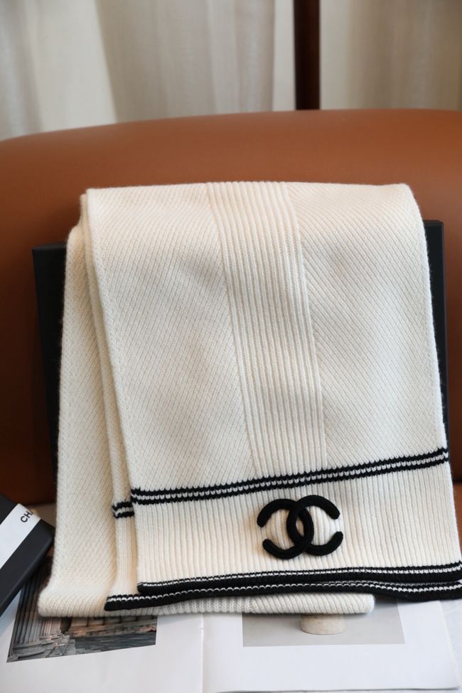 Chanel Wool & Cashmere scarf B25976-2 Chanel Wool & Cashmere scarf B25976-2