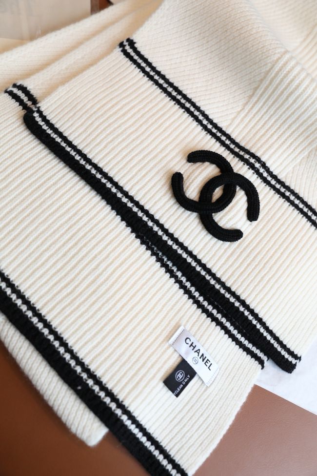 Chanel Wool & Cashmere scarf B25976-2 Chanel Wool & Cashmere scarf B25976-2