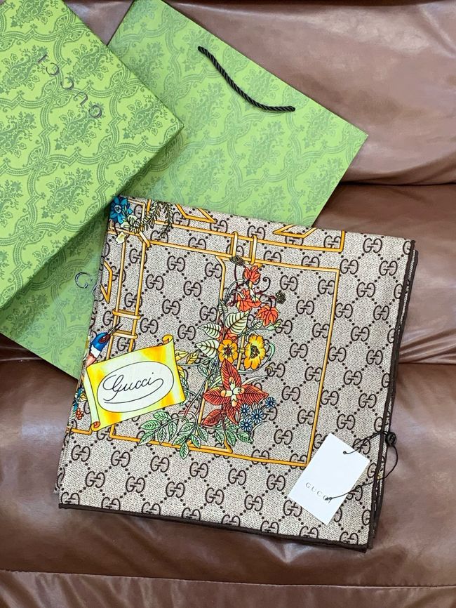 Gucci Printed GG wool silk shawl 873729-1