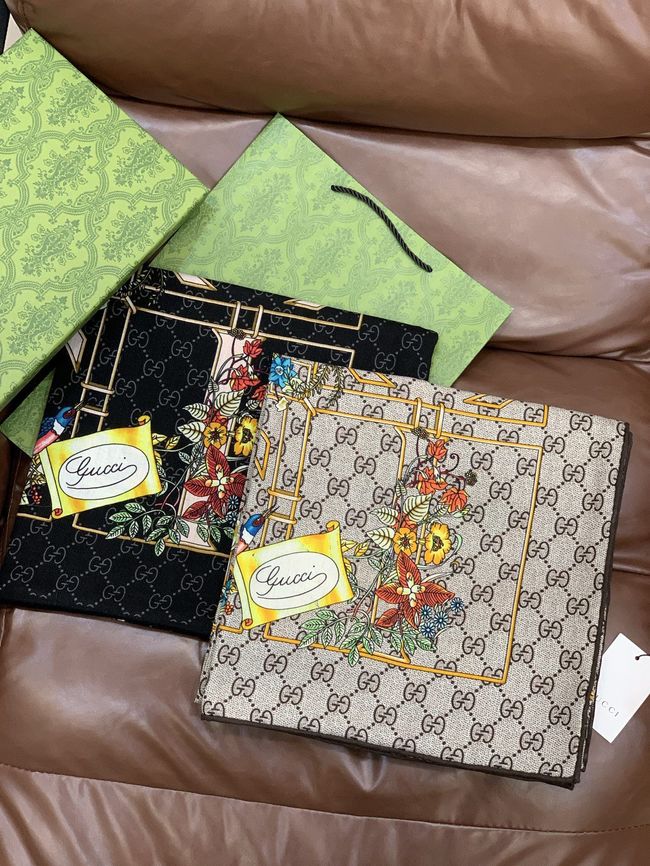 Gucci Printed GG wool silk shawl 873729-1