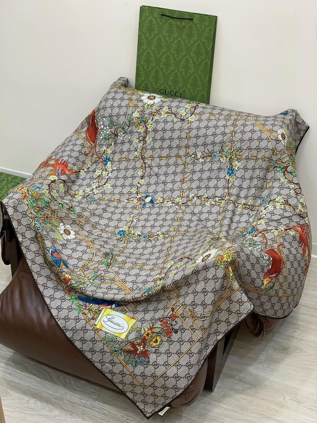 Gucci Printed GG wool silk shawl 873729-1