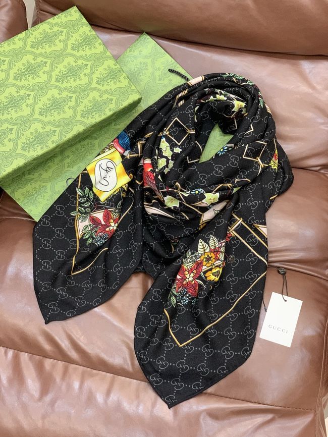 Gucci Printed GG wool silk shawl 873729-2 Gucci Printed GG wool silk shawl 873729-2