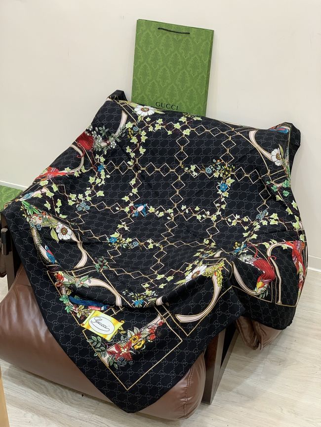 Gucci Printed GG wool silk shawl 873729-2 Gucci Printed GG wool silk shawl 873729-2