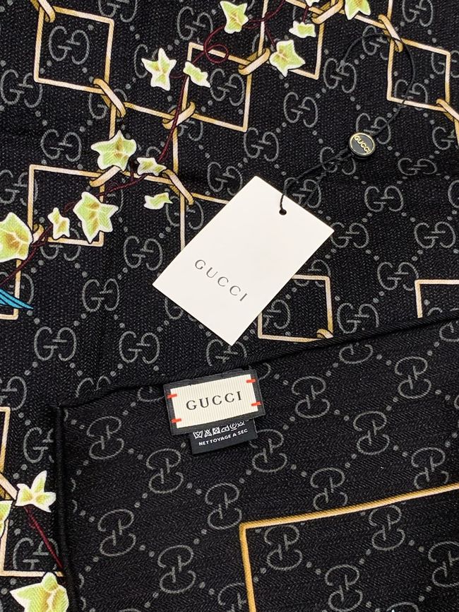 Gucci Printed GG wool silk shawl 873729-2 Gucci Printed GG wool silk shawl 873729-2