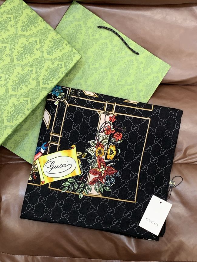 Gucci Printed GG wool silk shawl 873729-2 Gucci Printed GG wool silk shawl 873729-2