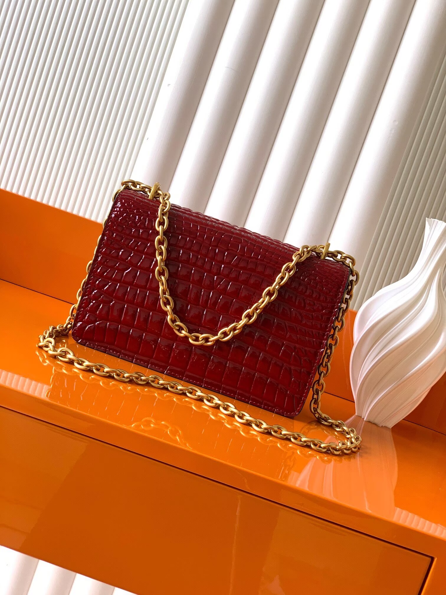 VALENTINO GARAVANI VAIN Original Leather Crocodile Embossed V50230 Burgundy VALENTINO GARAVANI VAIN Original Leather Crocodile Embossed V50230 Burgundy
