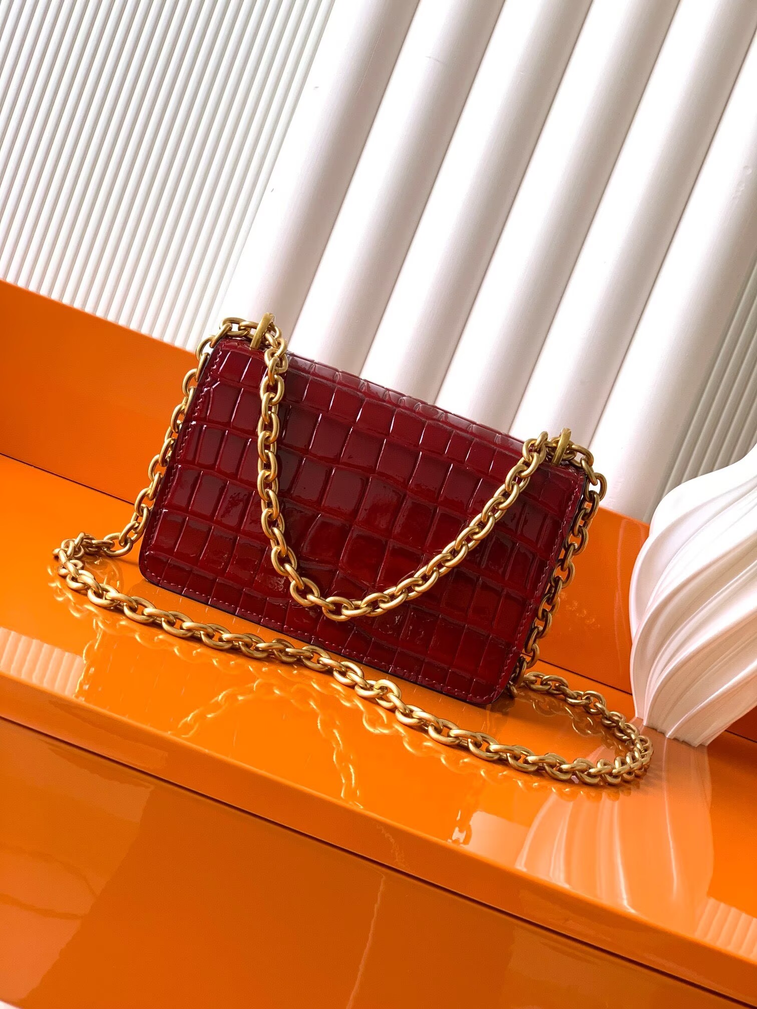 VALENTINO GARAVANI VAIN Original Leather Crocodile Embossed V50231 Burgundy VALENTINO GARAVANI VAIN Original Leather Crocodile Embossed V50231 Burgundy