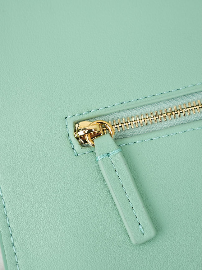 CHANEL Maxi Flapbag Suede Calfskin AS6233 Lake green CHANEL Maxi Flapbag Suede Calfskin AS6233 Lake green