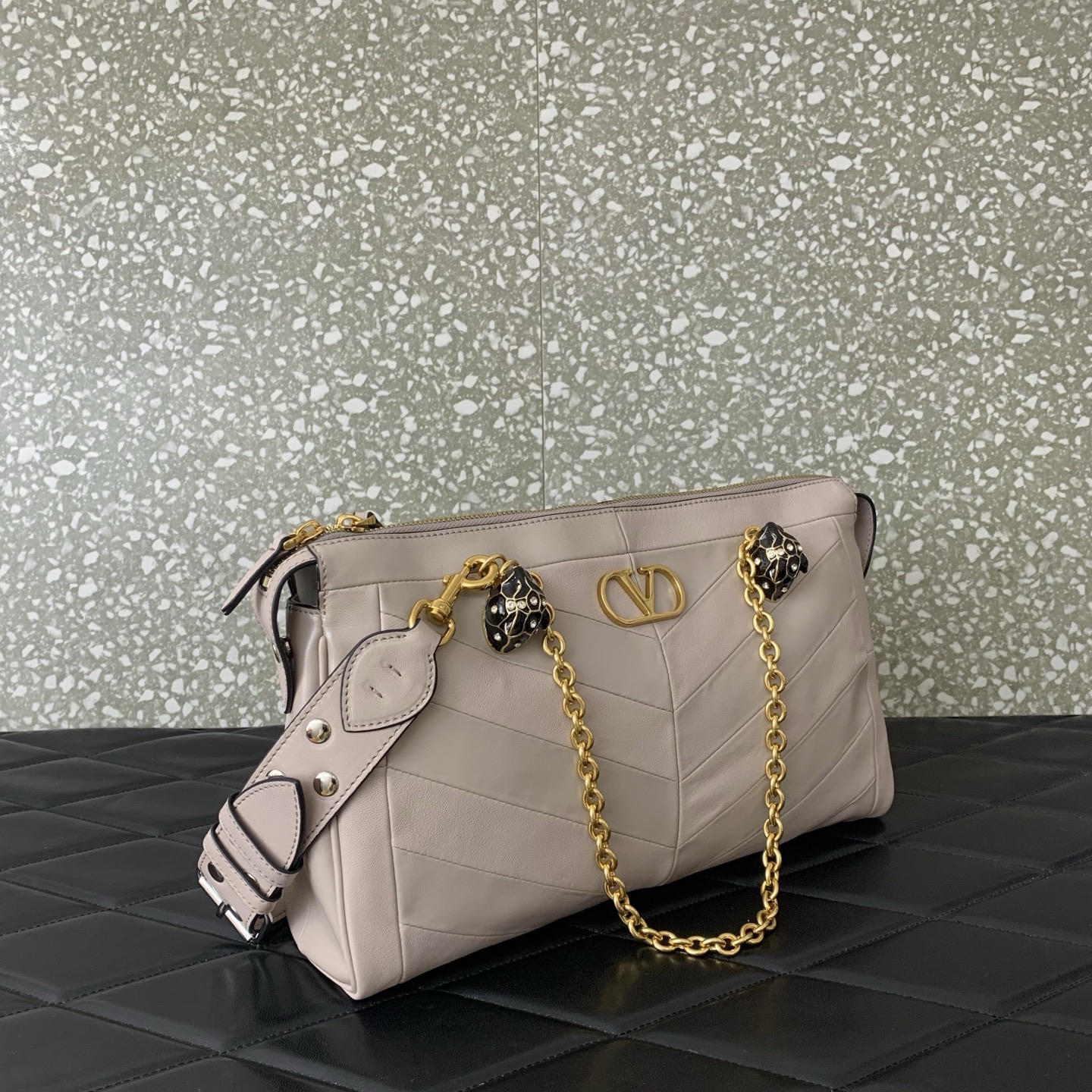 VALENTINO PANTHEA lambskin bag WB0S70 pink VALENTINO PANTHEA lambskin bag WB0S70 pink