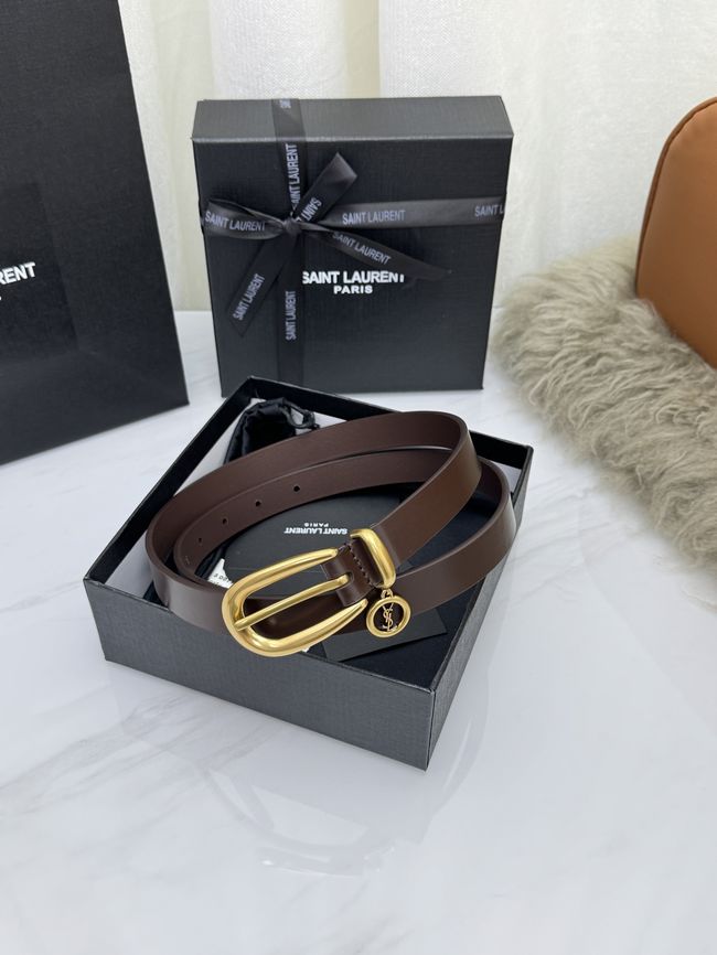 Saint Laurent CASSANDRE charm elongated buckle thin belt in leather S2596-4 Saint Laurent CASSANDRE charm elongated buckle thin belt in leather S2596-4