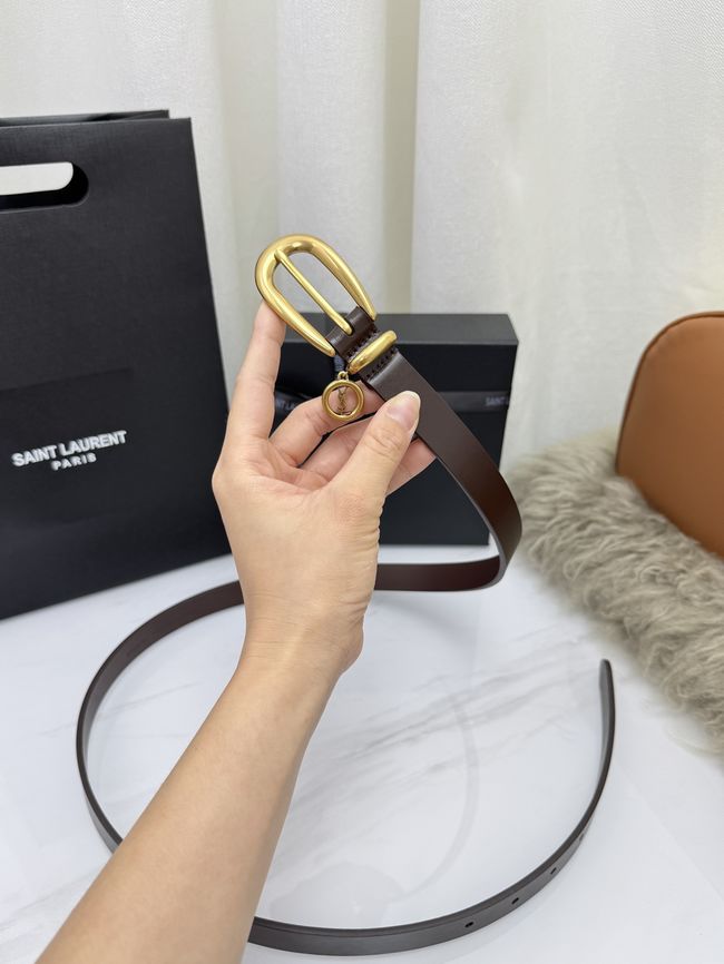 Saint Laurent CASSANDRE charm elongated buckle thin belt in leather S2596-4 Saint Laurent CASSANDRE charm elongated buckle thin belt in leather S2596-4