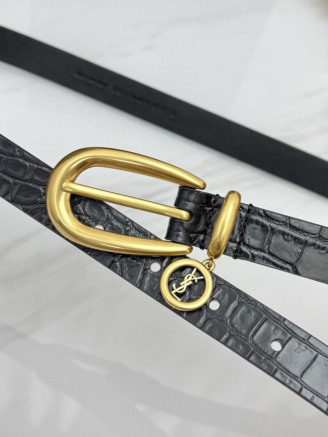 Saint Laurent CASSANDRE charm elongated buckle thin belt in leather S2596-5 Saint Laurent CASSANDRE charm elongated buckle thin belt in leather S2596-5
