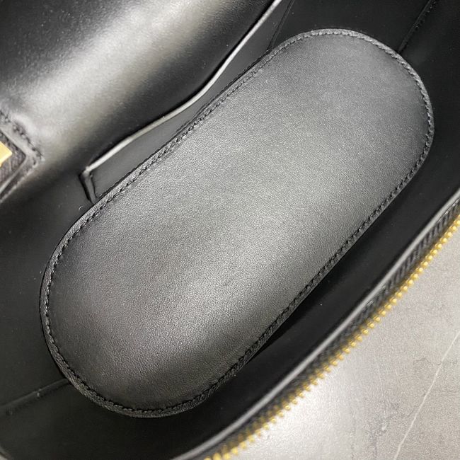 CELINE IN GRAINED CALFSKIN LP21 BLACK CELINE IN GRAINED CALFSKIN LP21 BLACK
