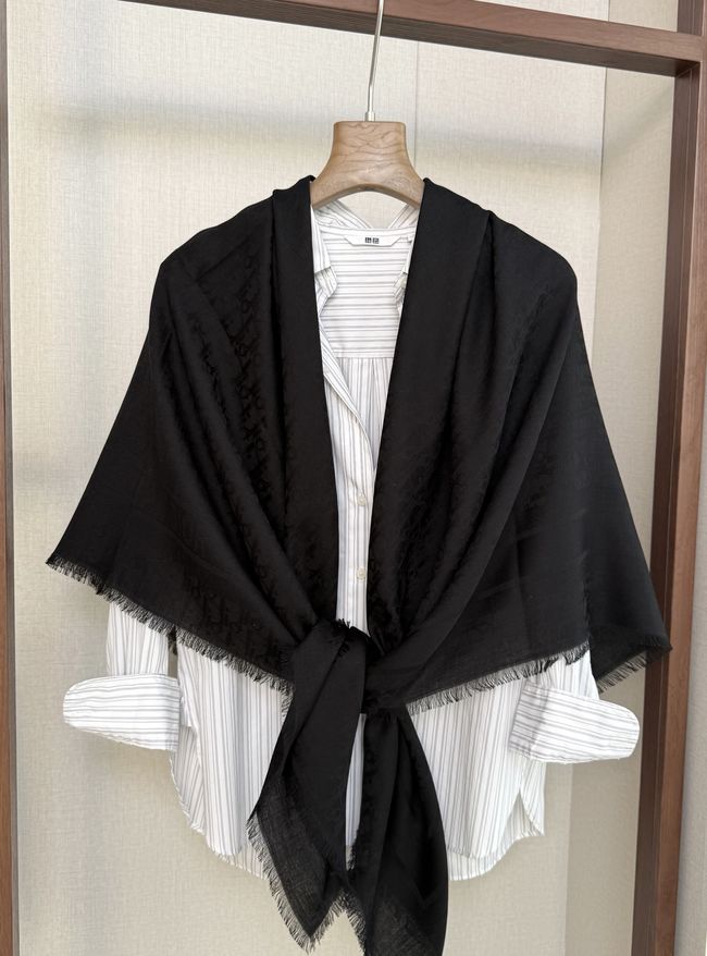 Dior Oblique Shawl Wool and Silk Jacquard I1058-5 Dior Oblique Shawl Wool and Silk Jacquard I1058-5