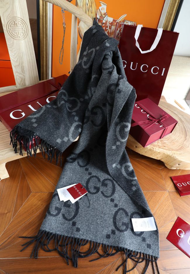 Gucci Reversible Cashmere scarf A006HK-3 Gucci Reversible Cashmere scarf A006HK-3