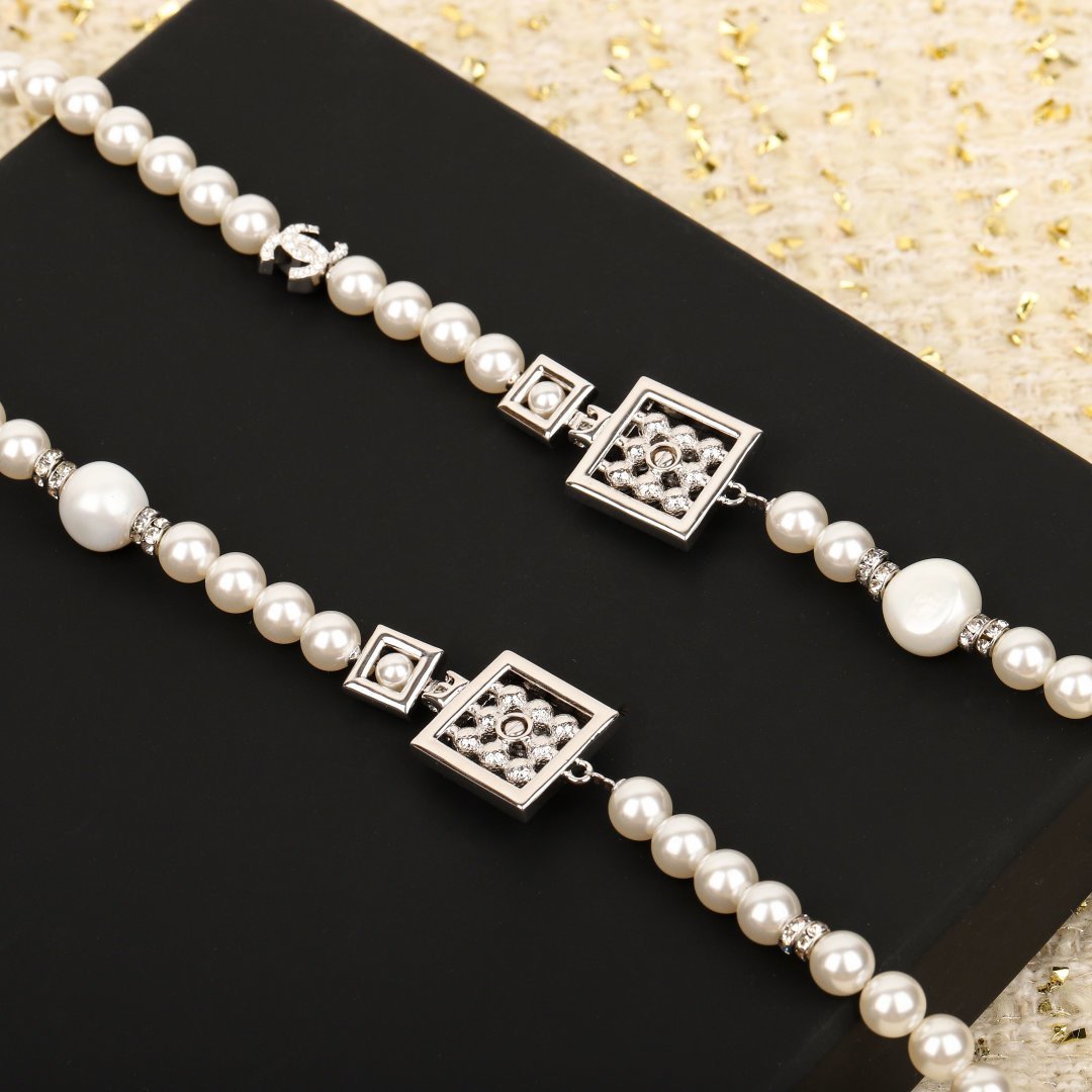 Chanel Necklace EE10022