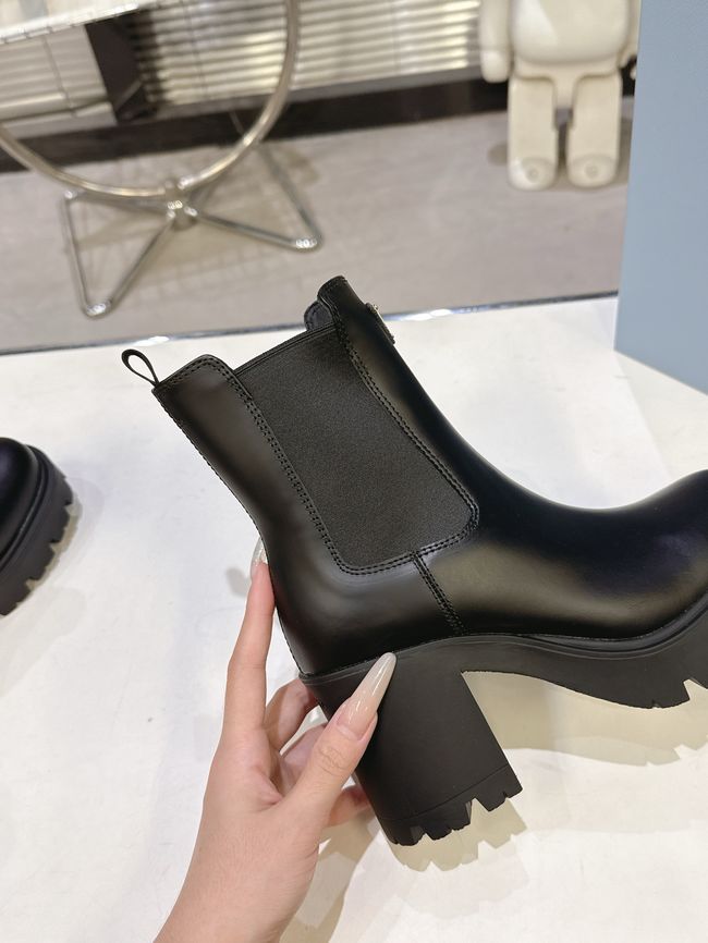 Prada Monolith brushed leather Chelsea boots G085-1