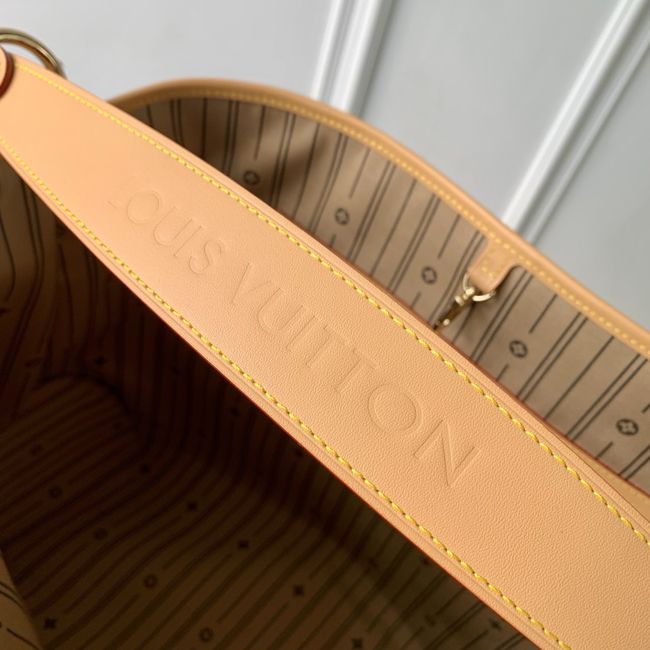 Louis Vuitton Monogram Canvas M40354