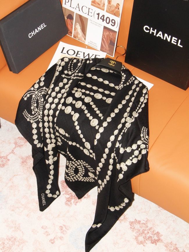 Chanel Wool and Silk Shawl AAC492-2