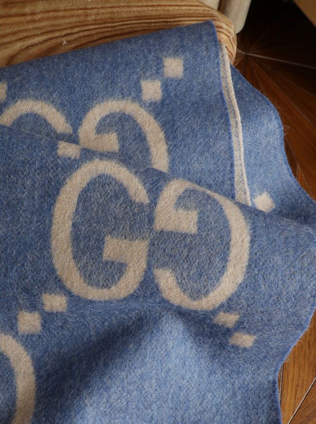 Gucci Reversible Cashmere scarf 777067-1 Gucci Reversible Cashmere scarf 777067-1