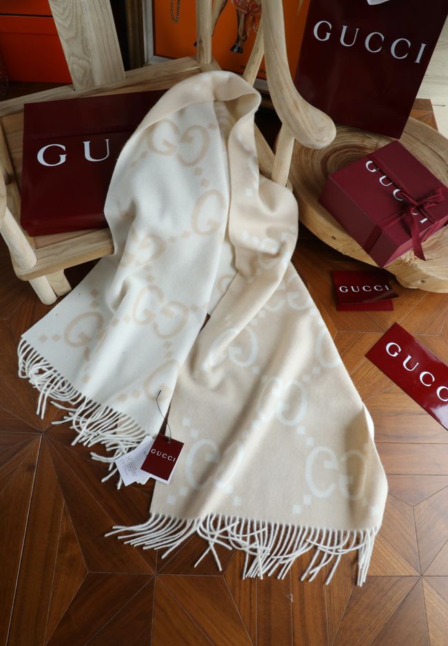 Gucci Reversible Cashmere scarf 777067-3 Gucci Reversible Cashmere scarf 777067-3