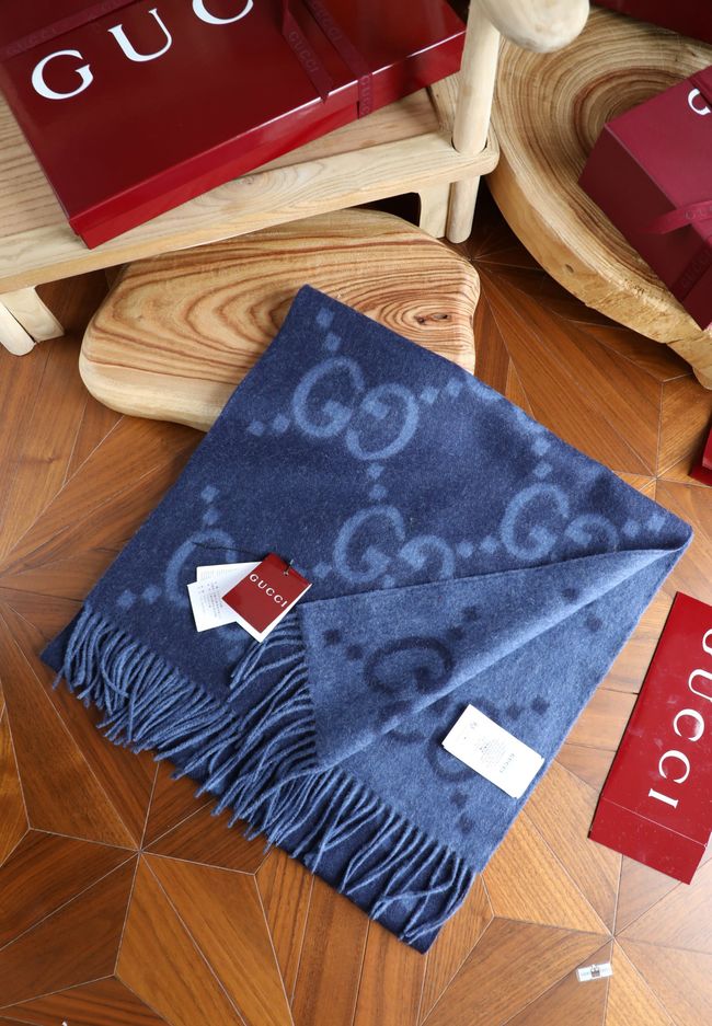 Gucci Reversible Cashmere scarf 777067-5 Gucci Reversible Cashmere scarf 777067-5