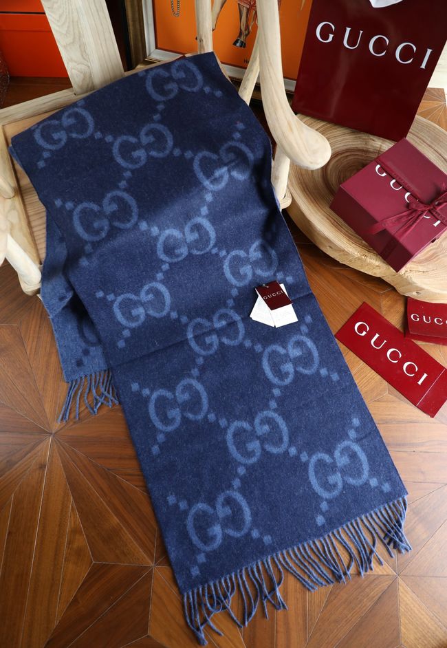 Gucci Reversible Cashmere scarf 777067-5 Gucci Reversible Cashmere scarf 777067-5