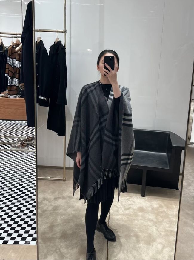 Burberry Cashmere cape BU0032-1