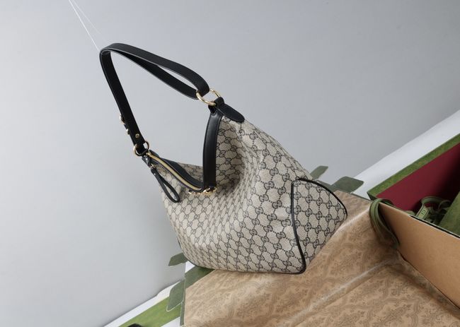 Gucci Starlet large shoulder bag A00CI2 black