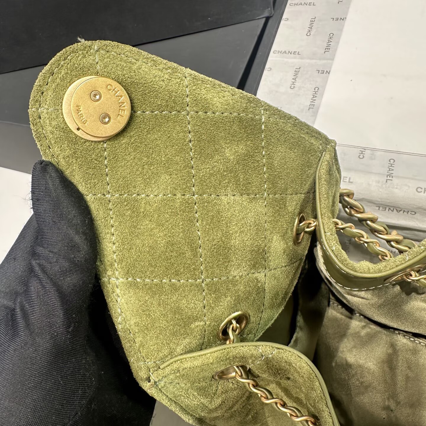 CHANEL 25 Small Handbag Suede AS5293 Green CHANEL 25 Small Handbag Suede AS5293 Green