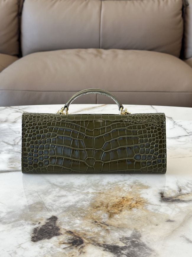 Chanel Clutch with chain Crocodile Embossed AP5280 green Chanel Clutch with chain Crocodile Embossed AP5280 green