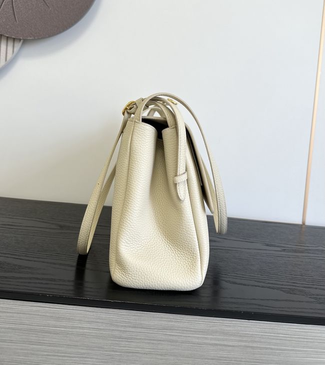 Chanel Maxi Flap bag AS6482 White Chanel Maxi Flap bag AS6482 White