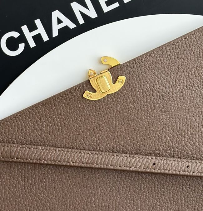 Chanel Maxi Flap bag AS6482 brown Chanel Maxi Flap bag AS6482 brown