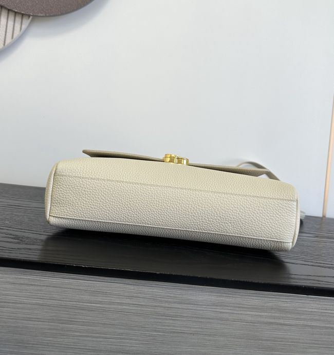 Chanel Maxi Flap bag AS6484 white Chanel Maxi Flap bag AS6484 white
